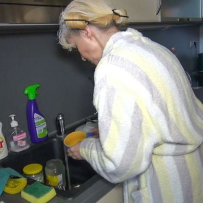 Two lesbians in the kitchen