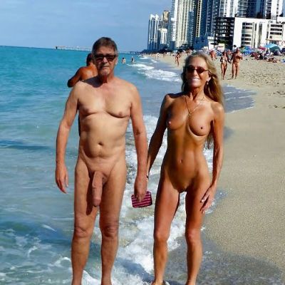 True nudist flashing on the beach