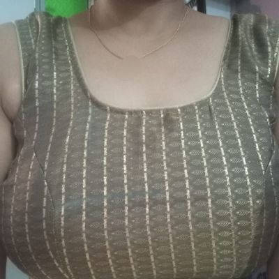 Pihu big tits